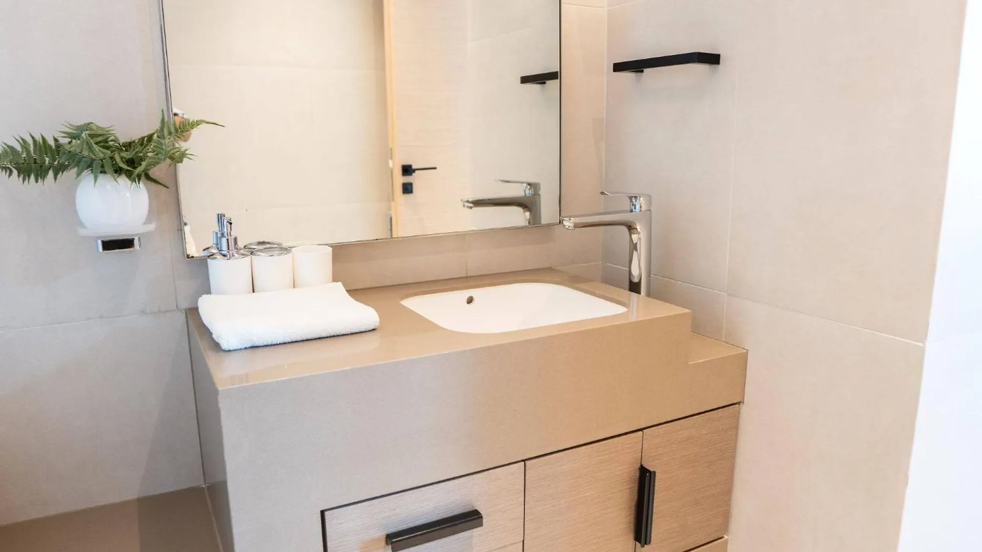 Jbr Luxe 1B Private Beach Address Beach Resort Dubai